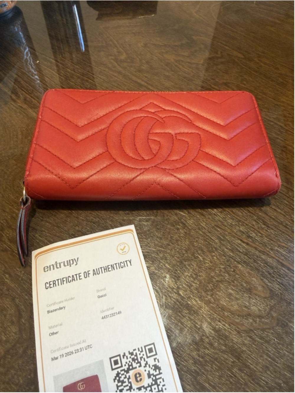 GUCCI GG Marmont Matelassé Red Quilted Leather Zip Round Wallet - Picture 3 of 5